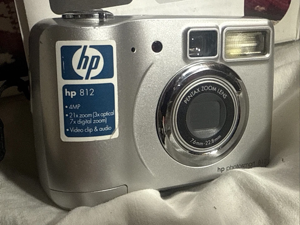 Câmera Ho Photosmart 812  - Imagem 1 de 4