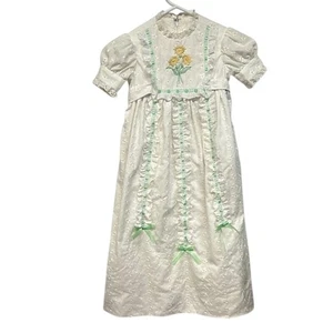 Vestido largo vintage hecho a mano de encaje blanco bordado floral para niña - Imagen 1 de 9