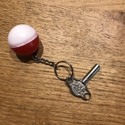 Copie de la clef avec le porte clef pour canot Gégé bateaux type Riva