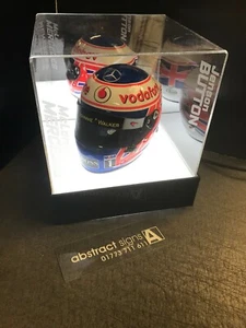 Beleuchtete F1 1:2 Maßstab Helm Acryl Vitrine (UK Hersteller) - Bild 1 von 3