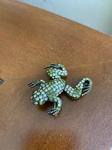Heidi Daus Frog Brooch Pin - Picture 1 of 10
