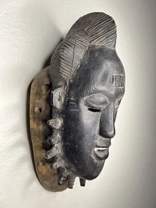 Mblo Portrait Maske.  Baule People, Côte d'Ivoire. - Bild 1 von 12