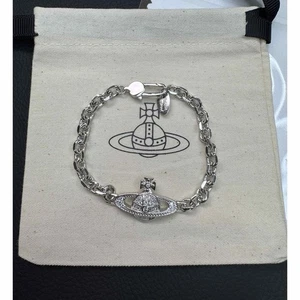 Vivienne Westwood Bracelet Unisex Silver Brass 19cm Length Clip-On Condition New - Picture 1 of 3