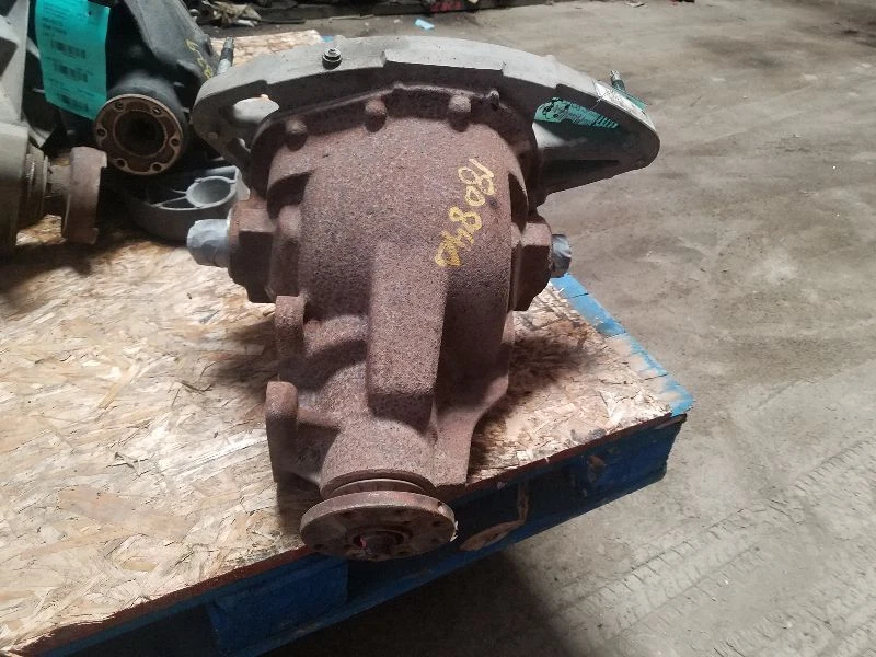 2007-2014 Lincoln Navigator (3.73 Ratio) 9.75" Ring Gear Differential Carrier  - Image 1 of 2