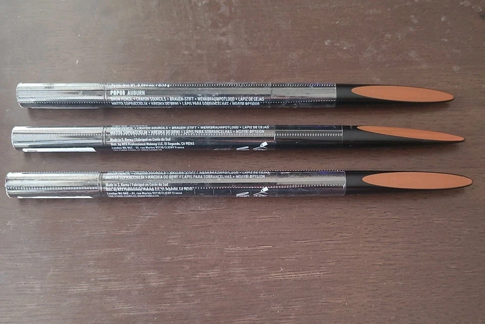 Lápiz de cejas de precisión de maquillaje profesional NYX castaño rojizo Foto 1 de 1