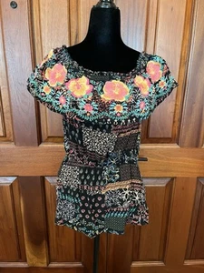 SAVANNA JANE || Off-Shoulder Floral Embroidered Blouse - SZ Large Peplum Waist - Picture 1 of 9