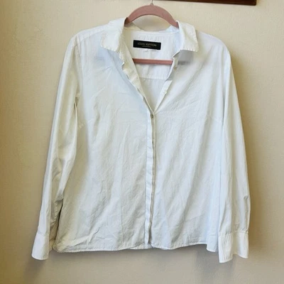 Camisa Louis Vuitton UNIFORMES Blanca Botón Frontal Mujer Grande LV Logo Botones Foto 1 de 4