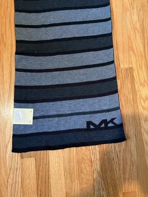 Bufanda - Michael Kors Gris Y Negro (nueva con etiquetas) Foto 1 de 4