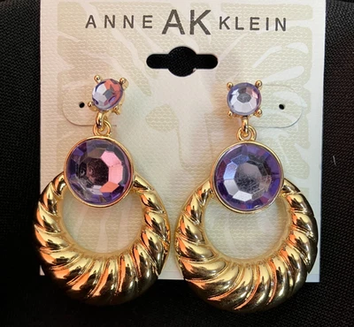 Pendientes Anne Klein de oro con piedra púrpura Foto 1 de 4