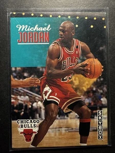 1992-93 Skybox - Basketball Card #31 Michael Jordan Chicago Bulls In Sleeve - Picture 1 of 2