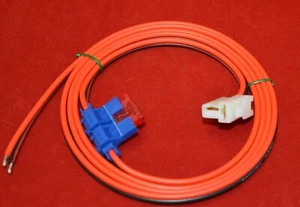 Przewód zasilający typu T Alinco/Icom/Kenwood/Yaesu (etc) z bezpiecznikiem (LD143) - Zdjęcie 1 z 7