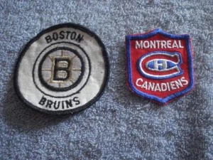 RARA TOPPA UFFICIALE CREST MONTREAL CANADIENS ANNI '70 & TOPPA BOSTON BRUINS 3" - Foto 1 di 4