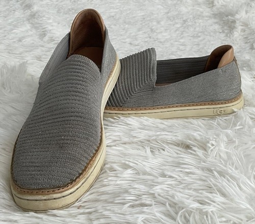Mocassino slip on Ugg Australia donna taglia 7 Sammy argento maglia a costine metallizzato LEGGI