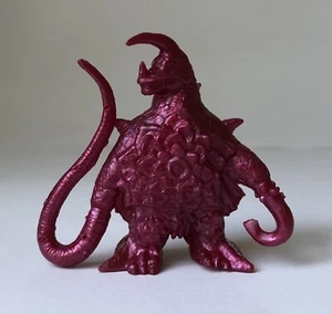 Vintage 1992 Ultra Q #99 ASTROMONS Fujiya Kaiju TEIL 9 Spielzeug METALLIC ROT 2,25" - Bild 1 von 3