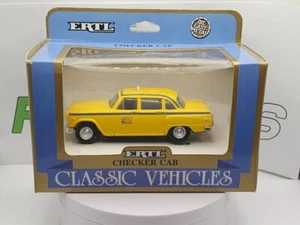 Checker Taxi Cab Ertl 1/43 Giallo - Foto 1 di 2
