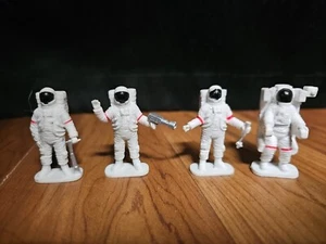 NASA Space Command 2" Astronauten weiße Kunststofffigur Menge 4 Space Center - Bild 1 von 7