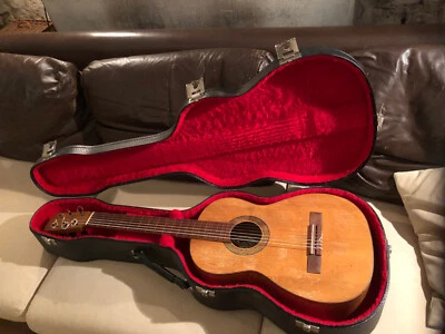 Guitare classique vintage bois massif du luthier Ricardo Quiles Ballester - Photo 1/4