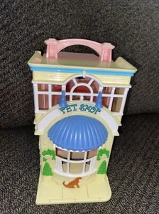 Fisher Price 2001 Sweet Street Pet Shop/Beauty Salon House - Picture 1 of 12