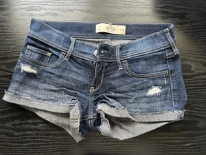 Hollister Women's Blue Denim Shorts Size 3 Low Rise - Picture 1 of 7