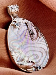 SAJEN SILVER Mother of Pearl Swiss Blue Topaz Pendant in Sterling Silver 10.8 g - Picture 1 of 7