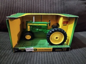 2004 ERTL John Deere Model 420 Tractor Die-cast 15481-1HC NEW - Picture 1 of 6