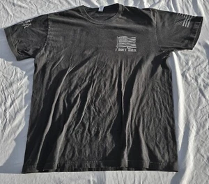 Maglietta Warrior XII I Don't Kneel Real American Stand Flag Onora coloro che sono morti - Foto 1 di 9