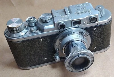 Zorki-Zorki   Soviet rangefinder camera with lens Industar-22  Early type 263275 - Photo 1/4