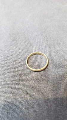 Men’s 10K Yellow Gold Wedding Band. 2 Grams. Size 9.25 US.  Size S. UK. - Image 1 of 3