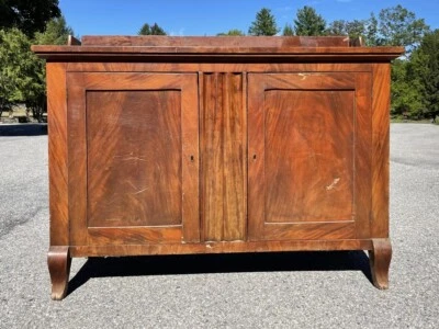 Aparador o buffet antiguo estilo provincial francés caoba llama Foto 1 de 4