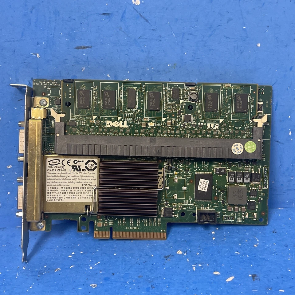 Controlador RAID SAS doble de caché Dell PERC6/e 256 MB con batería - PN 0F989F Foto 1 de 4