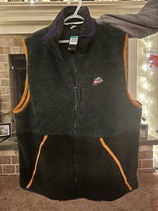 Nike Sportswear Sherpa Vest Green New Men’s XL Sold Out SEND OFFERS ON SALE - Picture 1 of 4