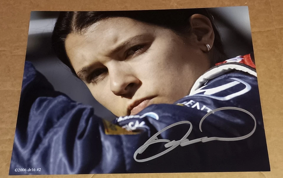 FOTO FIRMADA 8X10 Danica Patrick Indy Car Nascar Racing Andretti Verde Motorola Foto 1 de 1