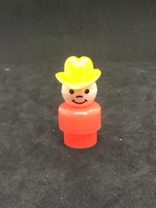 Vintage Fisher Price little people red farm boy/cowboy w/yellow hat #2501 - Picture 1 of 3