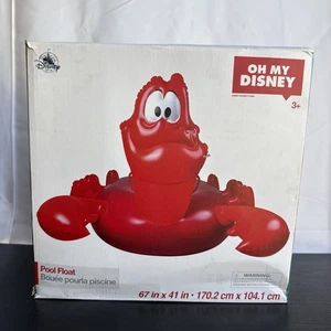 Disney Store Oh My Disney Pool Float kleine Meerjungfrau Sebastian - 67x41" Brandneu - Bild 1 von 9