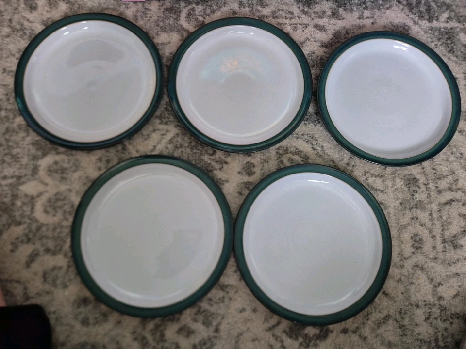 Denby Greenwich Set Of 5 Dinner PlatesDimensions: W26.5cm x L26.5cm x D3cm. - Image 1 of 4