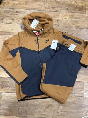 Men’s Nike Tech Fleece Sweatsuit Sportswear  Tracksuit - Image 1 of 4