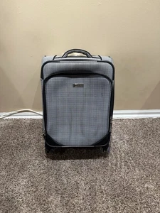 London Fog Oxford III Black White Spinner Carry On 20" Luggage Suitcase - Picture 1 of 6