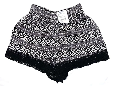 Derek Heart girls black and white boho print crochet shorts (10-12) NWT - Image 1 of 2