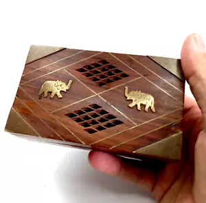 Boîte en bois vintage bijoux sculpture acajou bois Bombay rectangle laiton marron - Photo 1/16