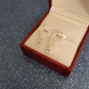 Beautiful Swiss star zirconia drop earrings in Sterling Silver - Picture 1 of 4