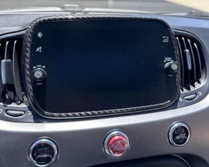 Cover Autoradio 7'' Cornice In Carbonio Vero per Abarth 595 695 Fiat 500 - Foto 1 di 5