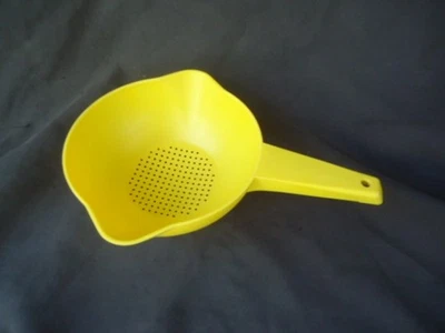 vintage retro Tupperware yellow /orange sieve  strainer colander medium - Image 1 of 4