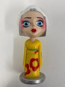 KYLIE MINOGUE GEISHA OUTFIT FIGURINE 2015 BOXED MEMOROBILIA POP MUSIC - Picture 1 of 9