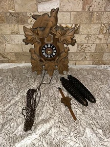 VINTAGE Black Forest Cuckoo Clock - West Germany Cuckoo Clock Mfg Co. - Picture 1 of 7