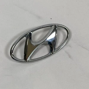1996-2000 Hyundai Elantra Emblem Logo Badge Symbol Rear Tailgate Trunk Chrome - Picture 1 of 10