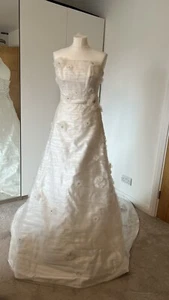 Brand new wedding dress size 12 new by Chic Hollywood Dreams - Picture 1 of 11