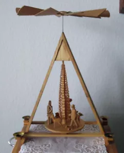 ALTE PYRAMIDE - FIGUREN - JÄGER - MAGD - REHE - HOLZ - ERZGEBIRGE - HÖHE 47 cm - Bild 1 von 5