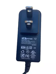 Bestec Alimentatore Classe II Ingresso 110-240V-0,5A. Uscita 12V - Foto 1 di 3