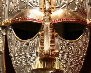 SUTTON HOO HELMET MEDIEVAL ANGLO SAXON ARTIFACTS FIND BURIAL SHIP ORNAMENT - Picture 1 of 3