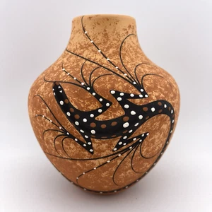 Zuni Pueblo Pottery / Vase with Lizards by Deldrick & Lorenda Cellicion - Picture 1 of 7